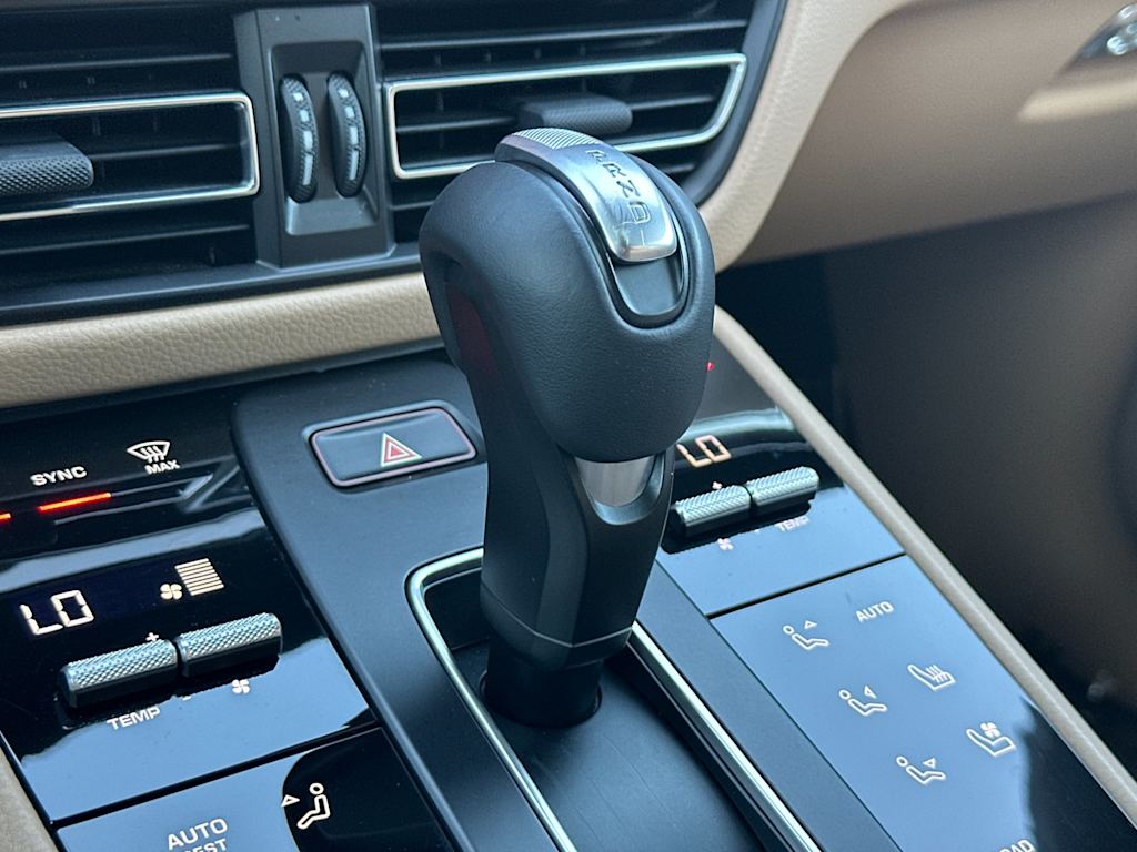 Thumbnail: 2025 Porsche Macan - 28