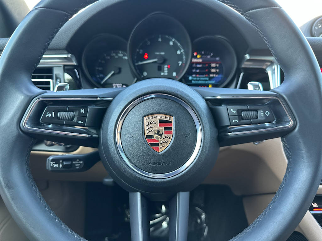 Thumbnail: 2025 Porsche Macan - 29