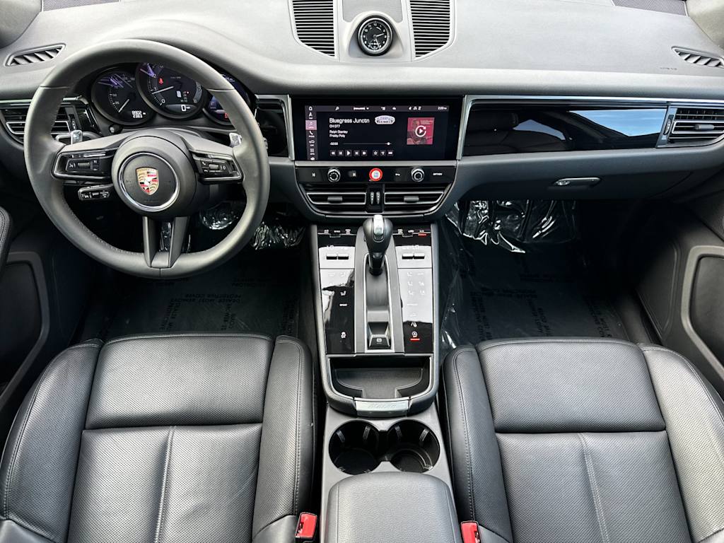 Thumbnail: 2025 Porsche Macan - 9