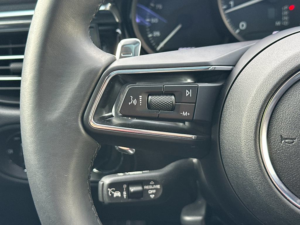 Thumbnail: 2025 Porsche Macan - 30