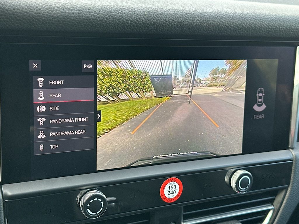 Thumbnail: 2025 Porsche Macan - 27