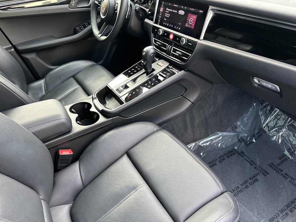 Thumbnail: 2025 Porsche Macan - 14