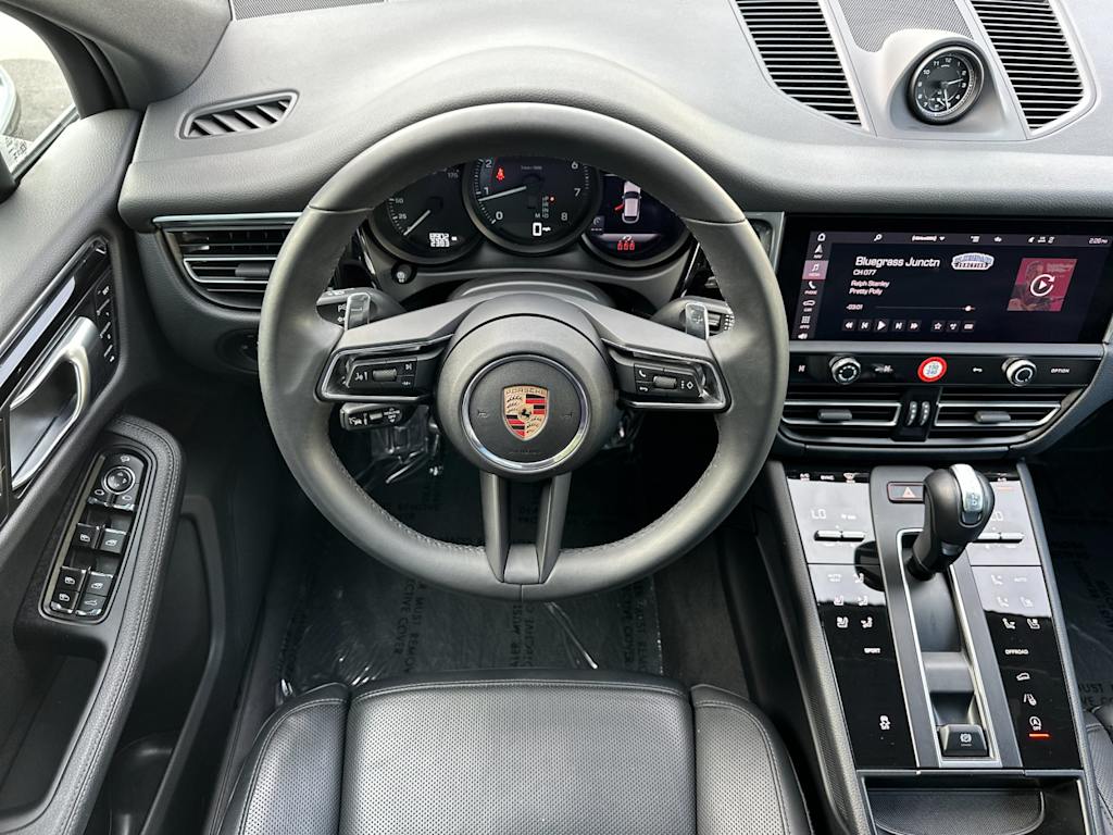 Thumbnail: 2025 Porsche Macan - 13