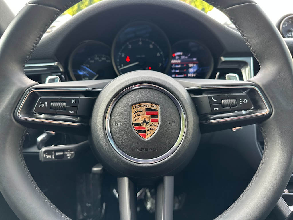 Thumbnail: 2025 Porsche Macan - 29