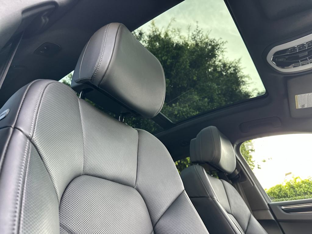 Thumbnail: 2025 Porsche Macan - 11