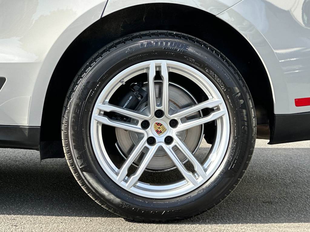 Thumbnail: 2025 Porsche Macan - 8