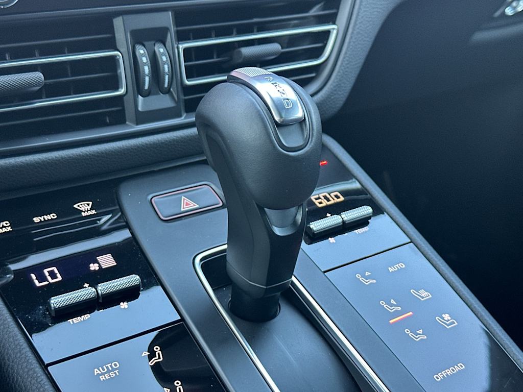 Thumbnail: 2025 Porsche Macan - 28