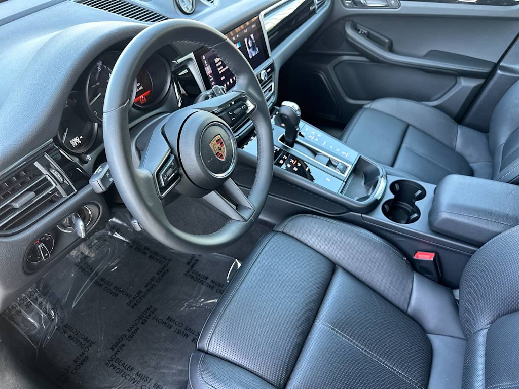 Thumbnail: 2025 Porsche Macan - 10