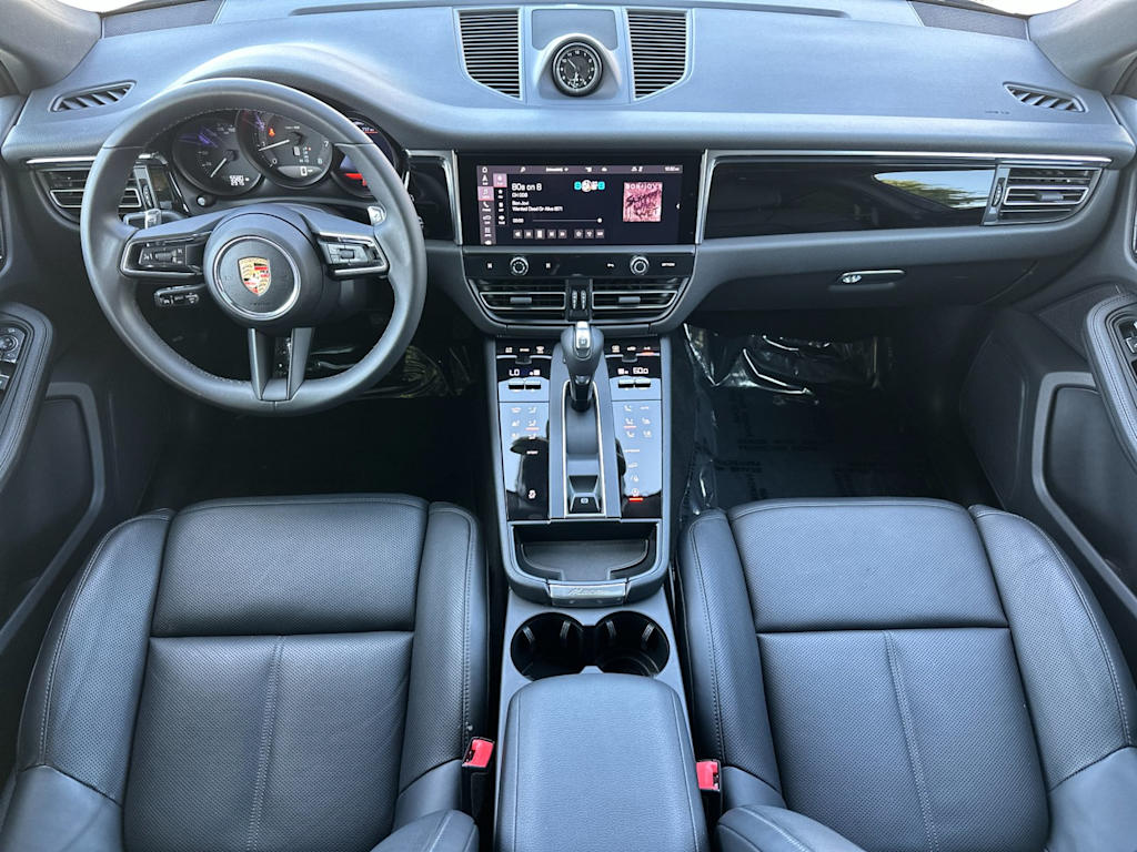 Thumbnail: 2025 Porsche Macan - 2