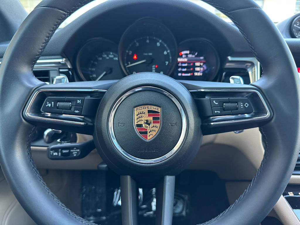 Thumbnail: 2025 Porsche Macan - 29