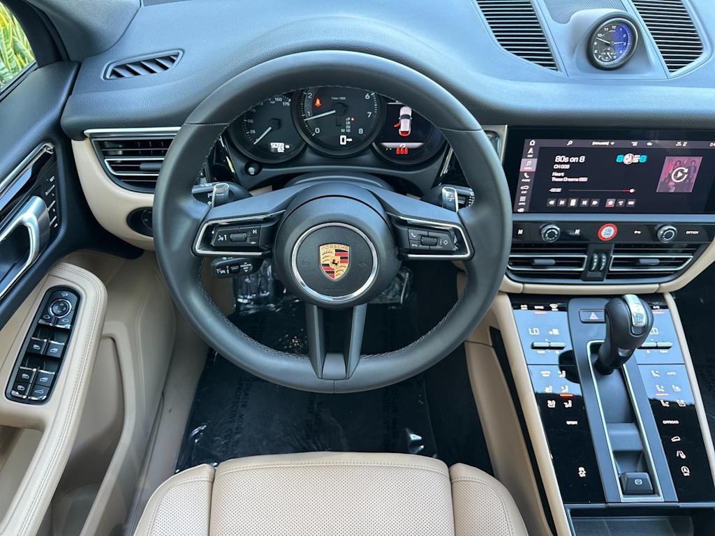 Thumbnail: 2025 Porsche Macan - 11