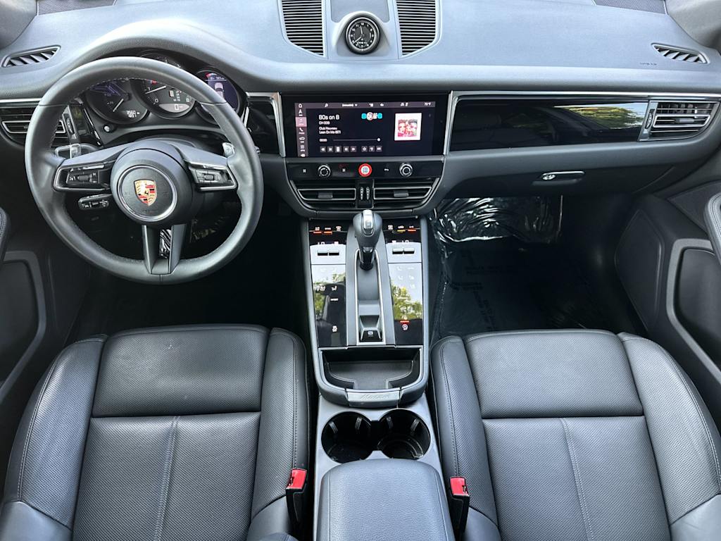 Thumbnail: 2025 Porsche Macan - 2