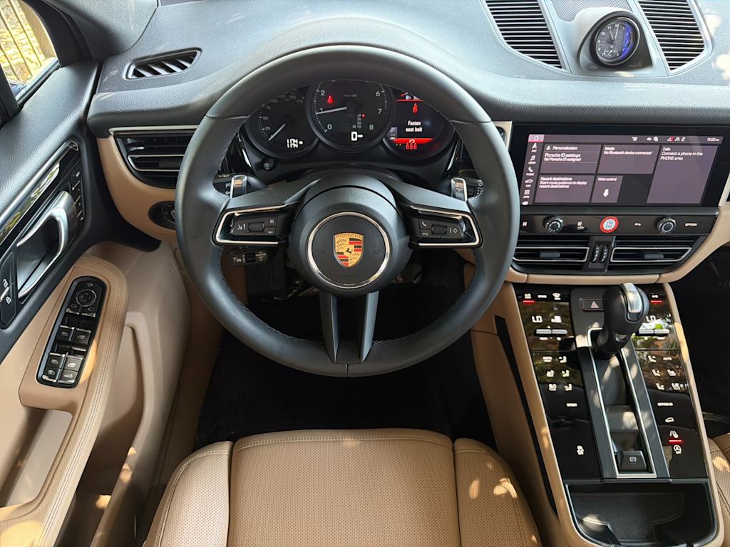 Thumbnail: 2026 Porsche Macan - 9