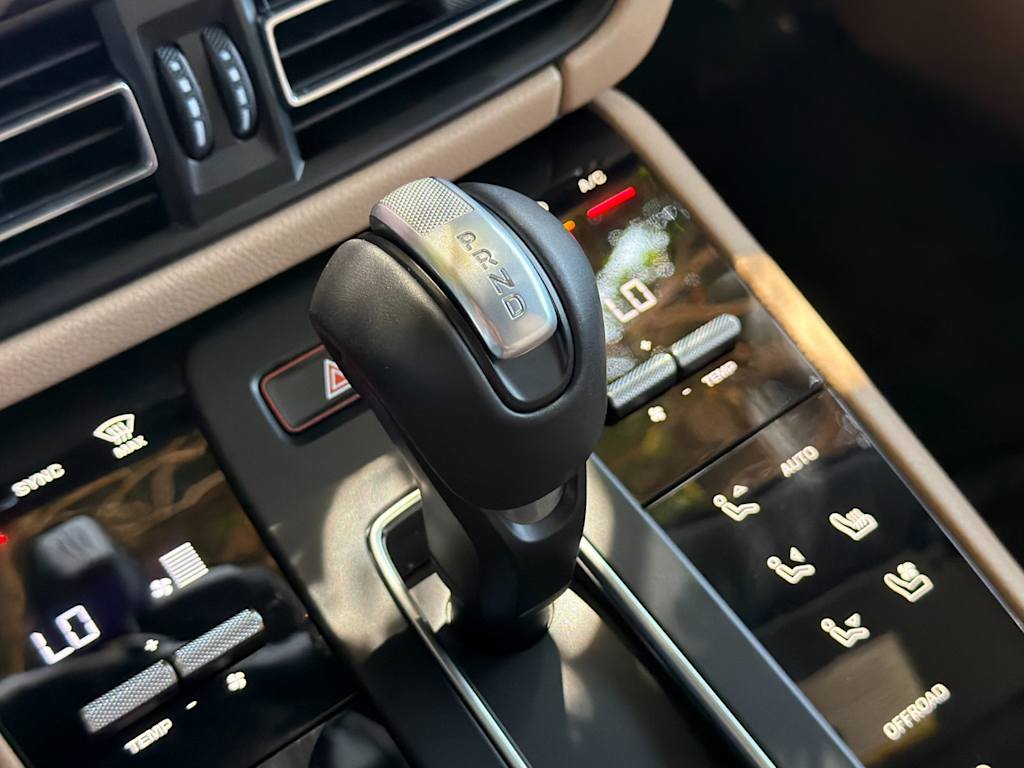 Thumbnail: 2026 Porsche Macan - 29
