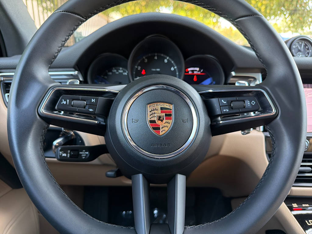 Thumbnail: 2026 Porsche Macan - 14