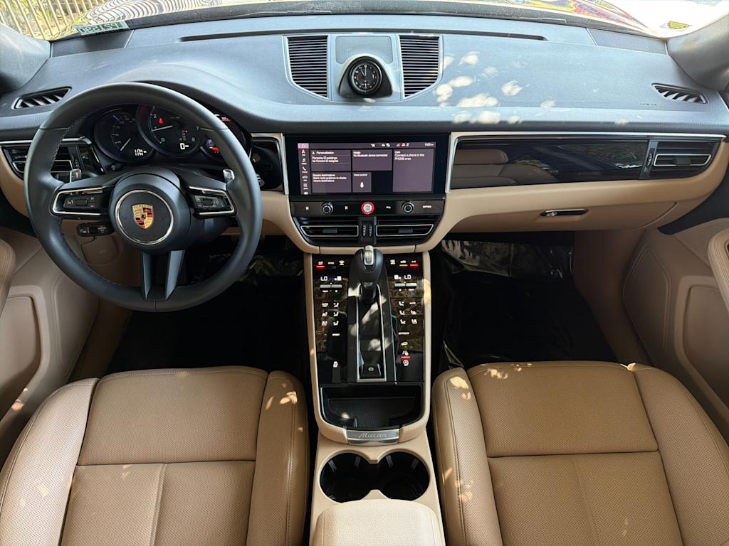 Thumbnail: 2026 Porsche Macan - 2