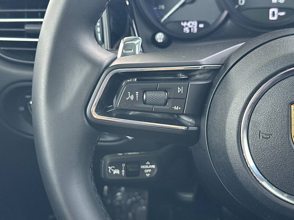 Thumbnail: 2026 Porsche Macan - 30
