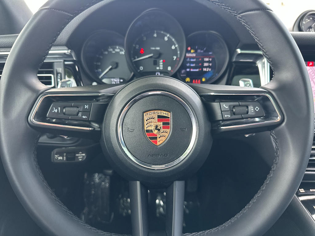 Thumbnail: 2026 Porsche Macan - 29