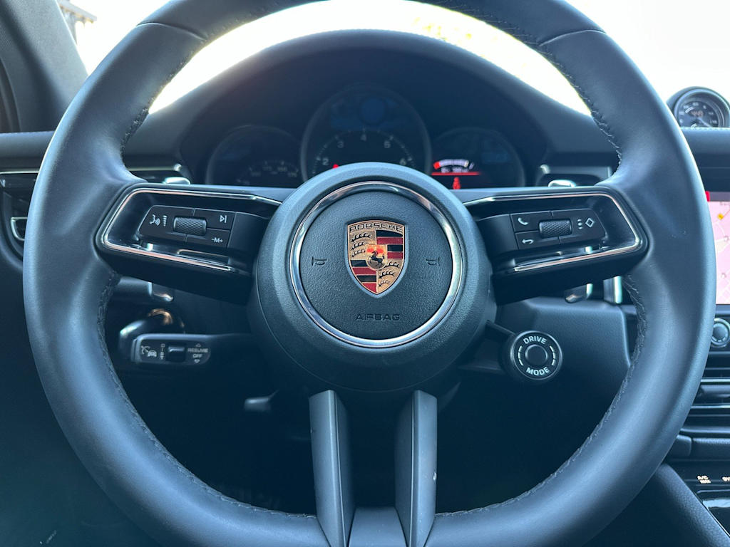 Thumbnail: 2026 Porsche Macan - 29