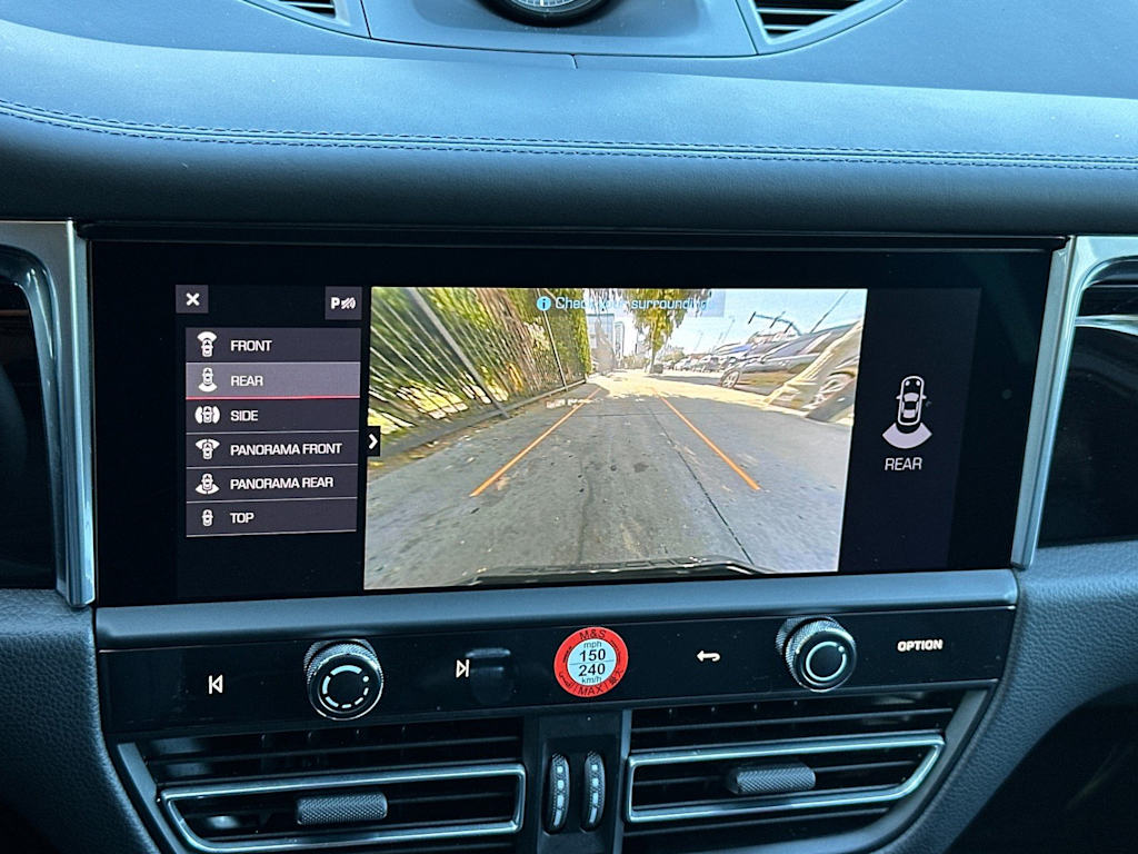 Thumbnail: 2026 Porsche Macan - 27