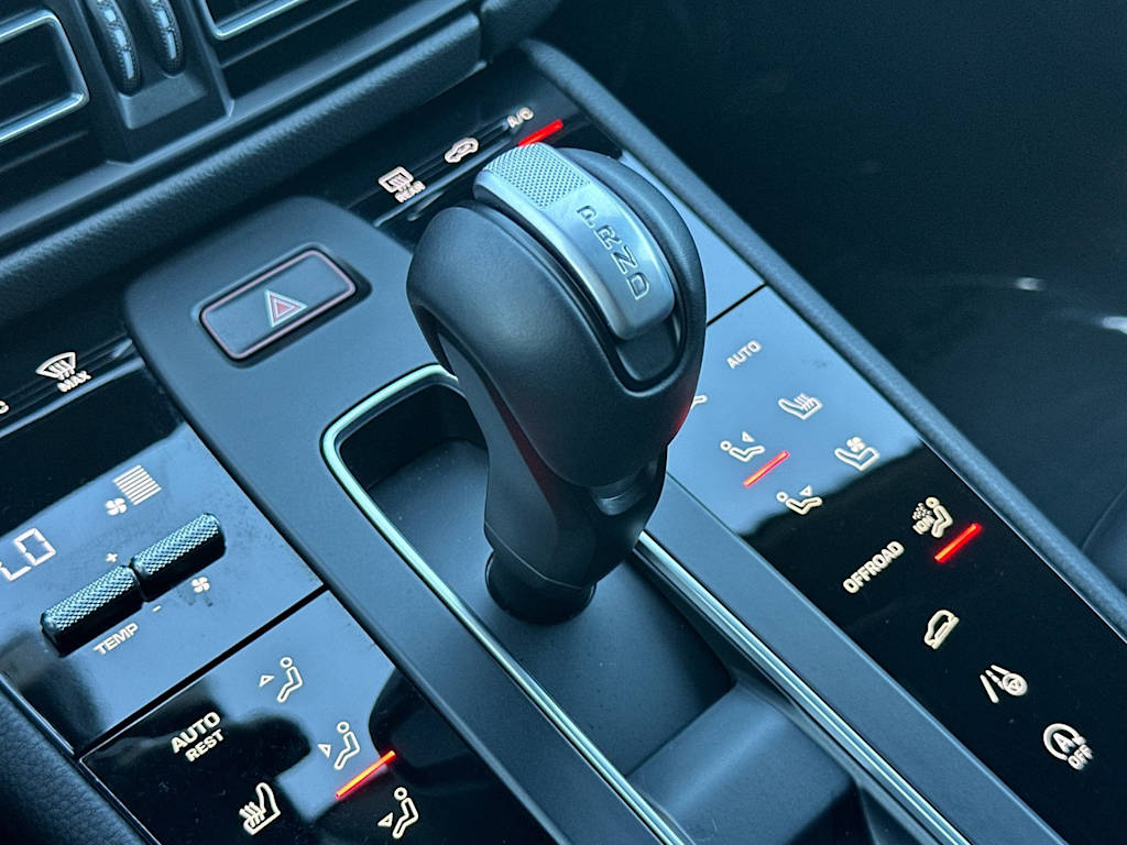Thumbnail: 2026 Porsche Macan - 28