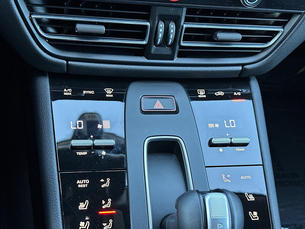 Thumbnail: 2026 Porsche Macan - 15