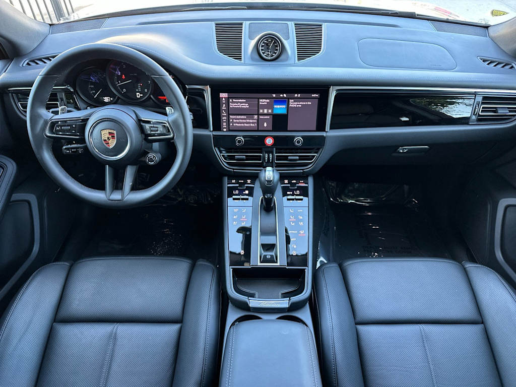 Thumbnail: 2026 Porsche Macan - 9