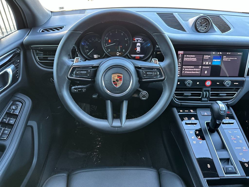 Thumbnail: 2026 Porsche Macan - 12