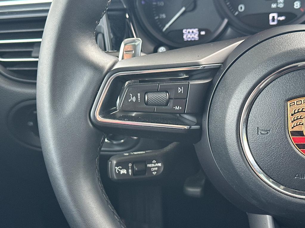 Thumbnail: 2026 Porsche Macan - 30