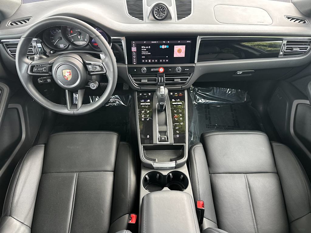 Thumbnail: 2026 Porsche Macan - 2