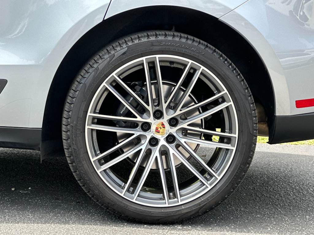Thumbnail: 2026 Porsche Macan - 8