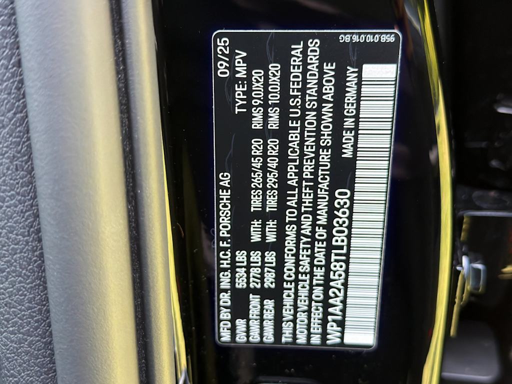 Thumbnail: 2026 Porsche Macan - 32