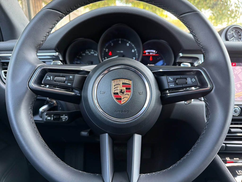 Thumbnail: 2026 Porsche Macan - 28