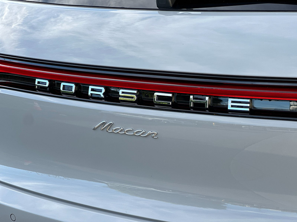Thumbnail: 2026 Porsche Macan - 7