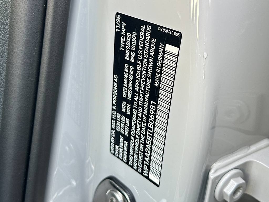 Thumbnail: 2026 Porsche Macan - 18