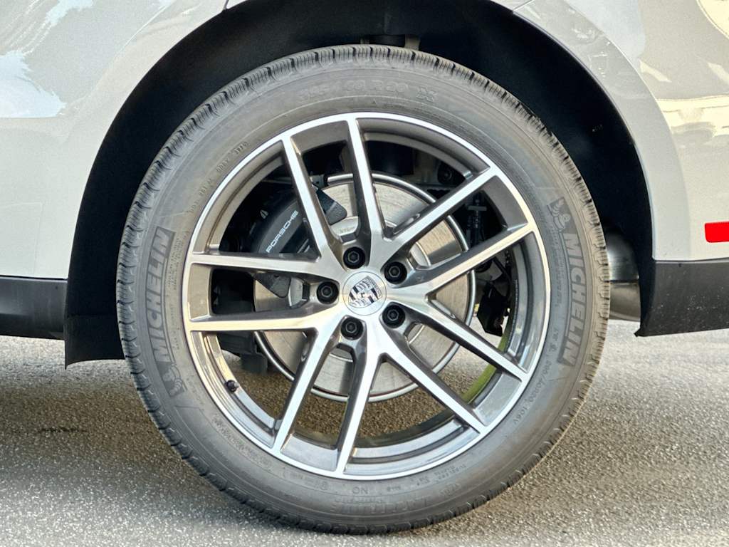 Thumbnail: 2026 Porsche Macan - 8