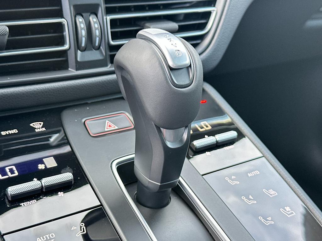 Thumbnail: 2026 Porsche Macan - 28