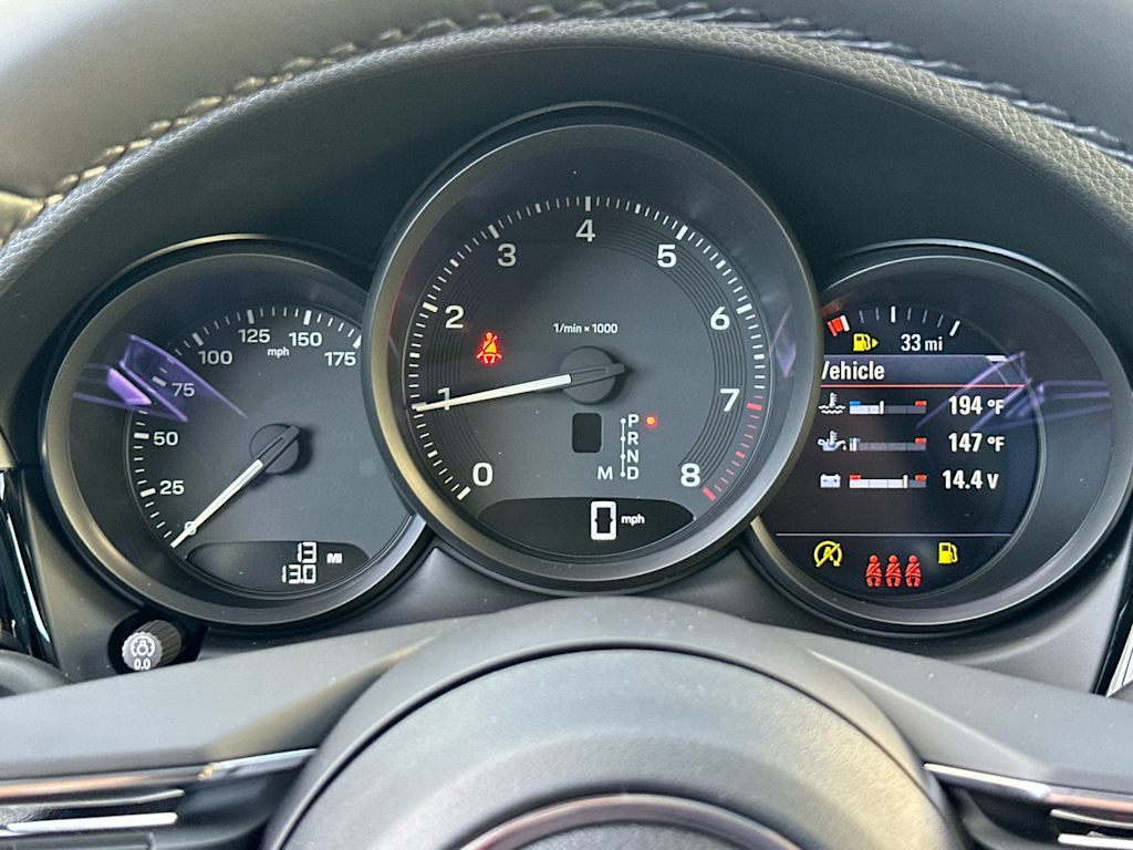 Thumbnail: 2026 Porsche Macan - 16