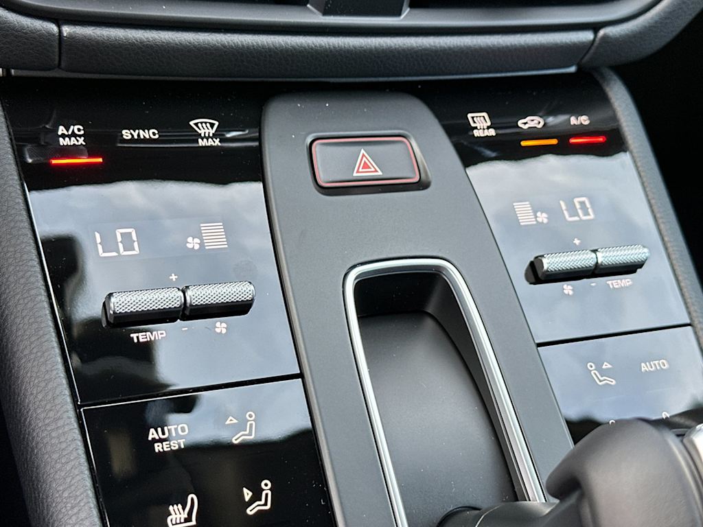 Thumbnail: 2026 Porsche Macan - 15