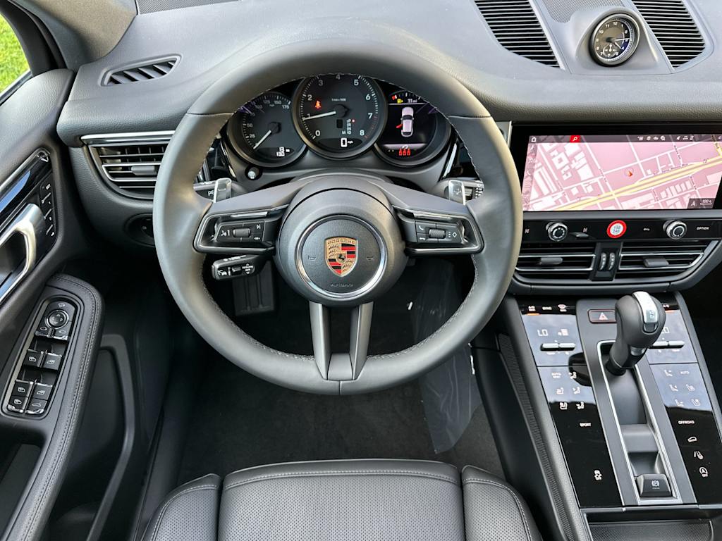 Thumbnail: 2026 Porsche Macan - 9