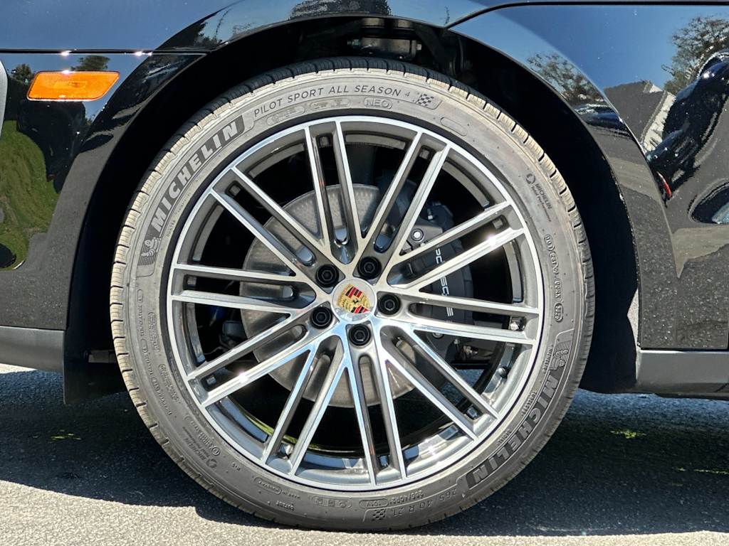 Thumbnail: 2026 Porsche Macan - 8