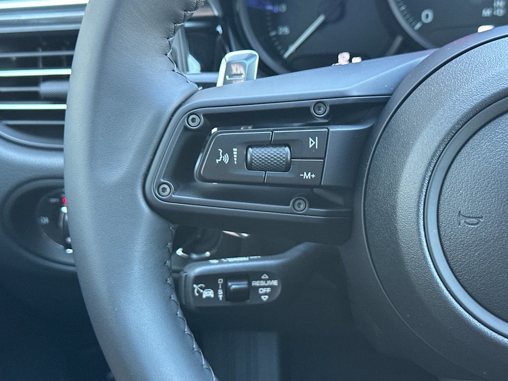 Thumbnail: 2026 Porsche Macan - 30