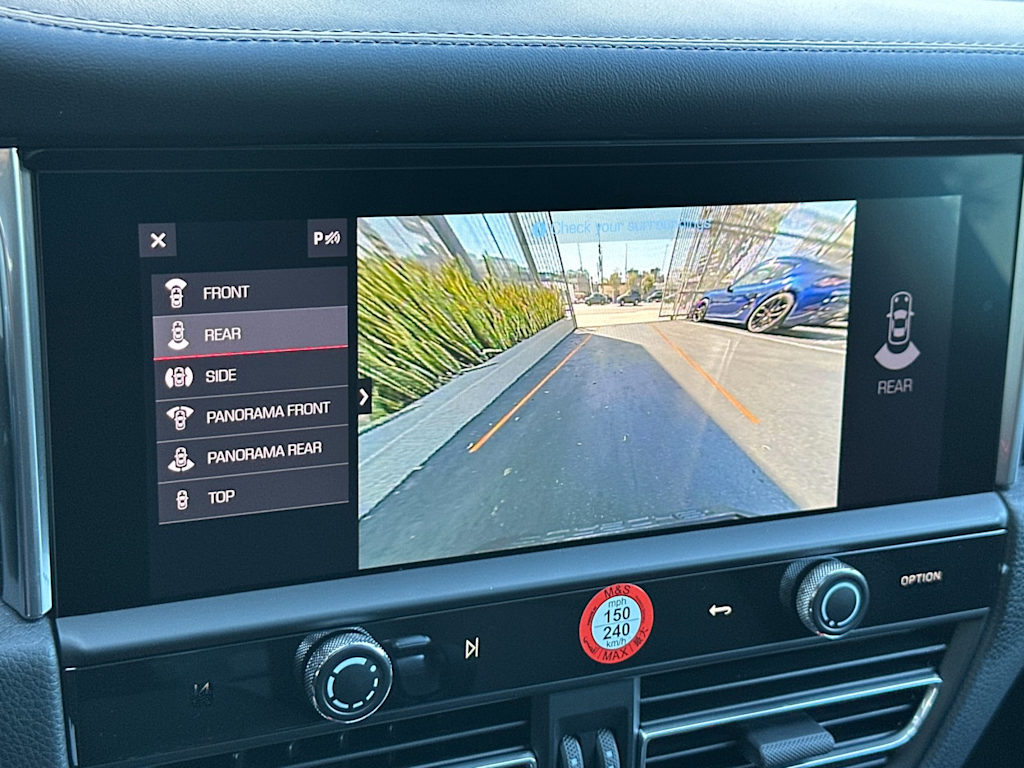 Thumbnail: 2026 Porsche Macan - 27