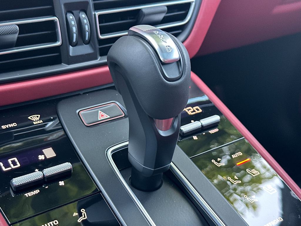 Thumbnail: 2026 Porsche Macan - 28
