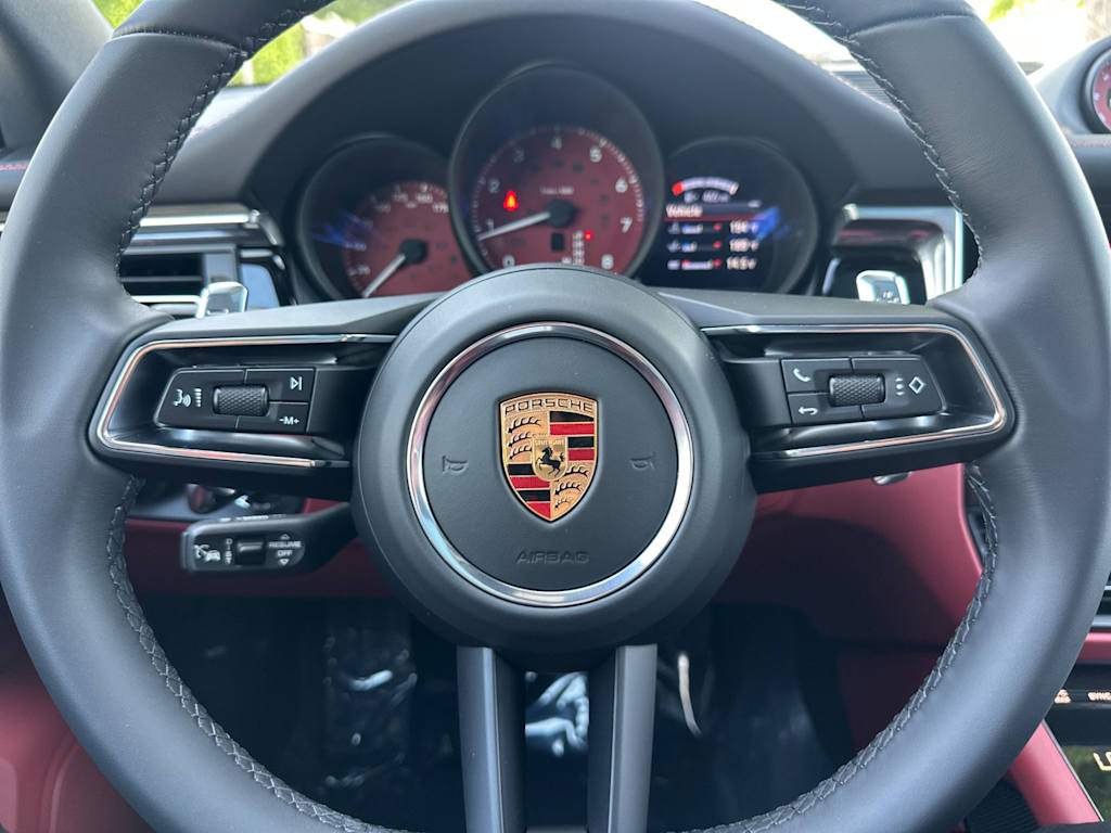 Thumbnail: 2026 Porsche Macan - 29