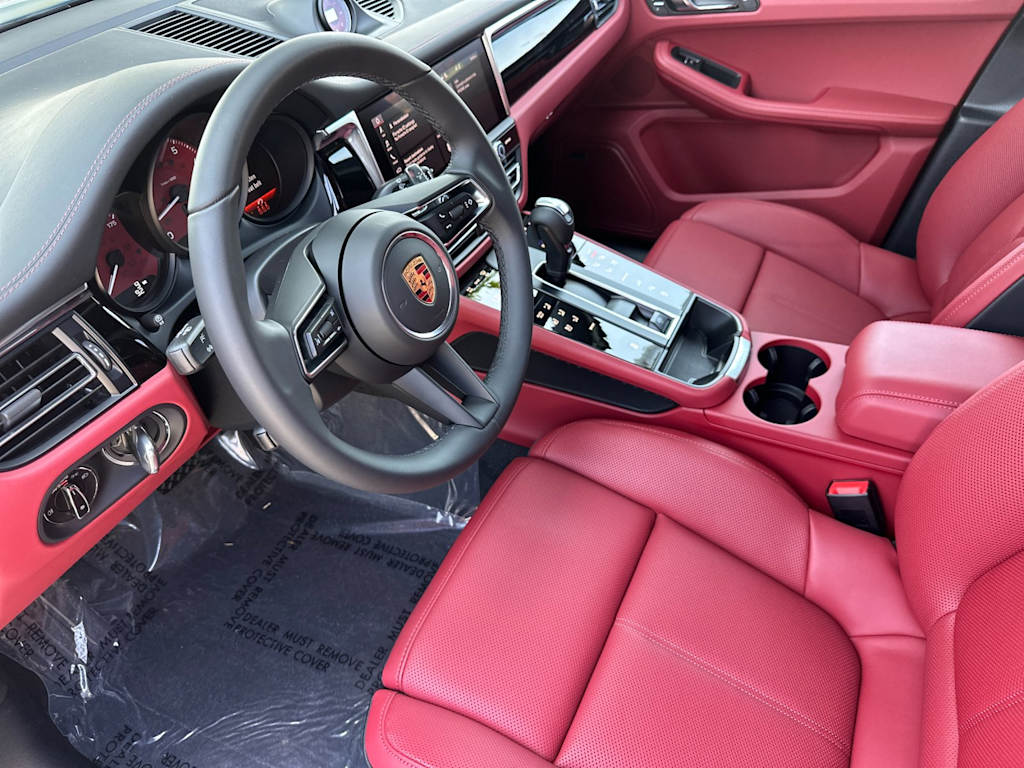 Thumbnail: 2026 Porsche Macan - 10