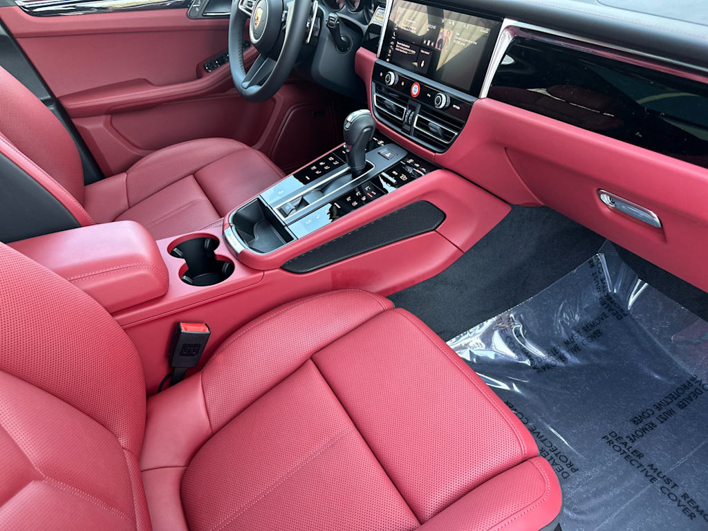 Thumbnail: 2026 Porsche Macan - 22