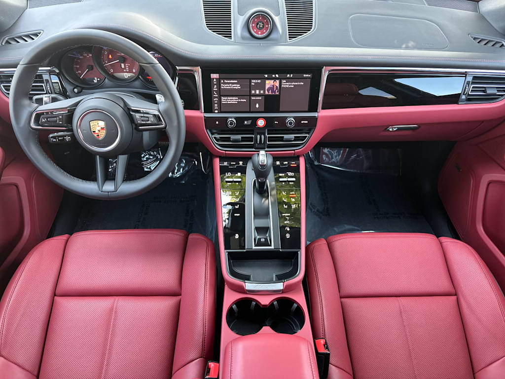 Thumbnail: 2026 Porsche Macan - 2