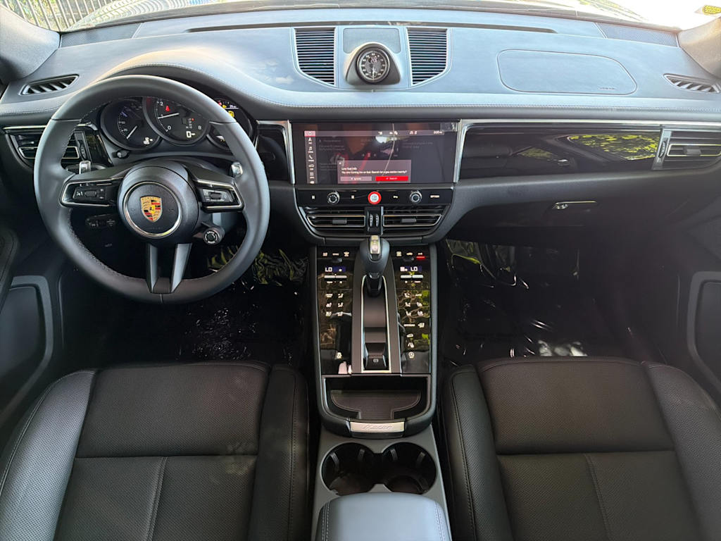 Thumbnail: 2026 Porsche Macan - 2