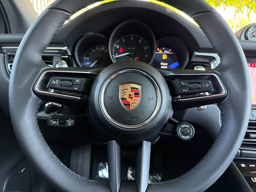 Thumbnail: 2026 Porsche Macan - 14